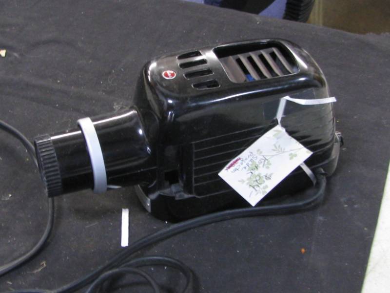 lot 63 image: Kodak Slide Projector