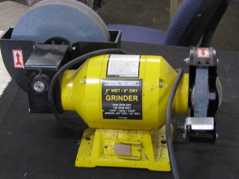 lot 82 image: Wet & Dry Grinder