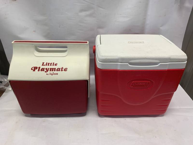 lot 6 image: Lot of 2 Coolers (Igloo & Coleman)