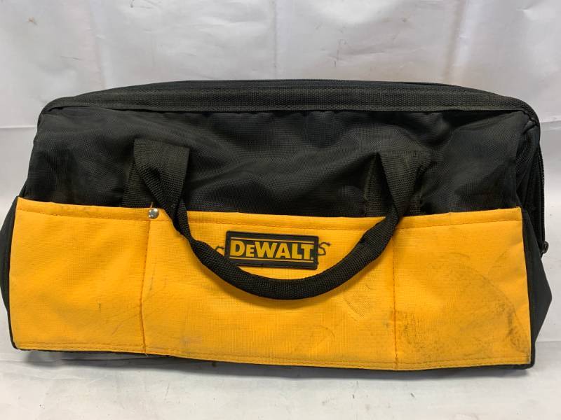 lot 16 image: DeWalt Tool Bag