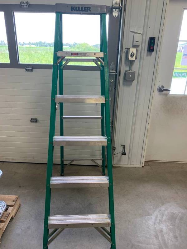 lot 24 image: 6 Foot Keller Fiberglass Ladder