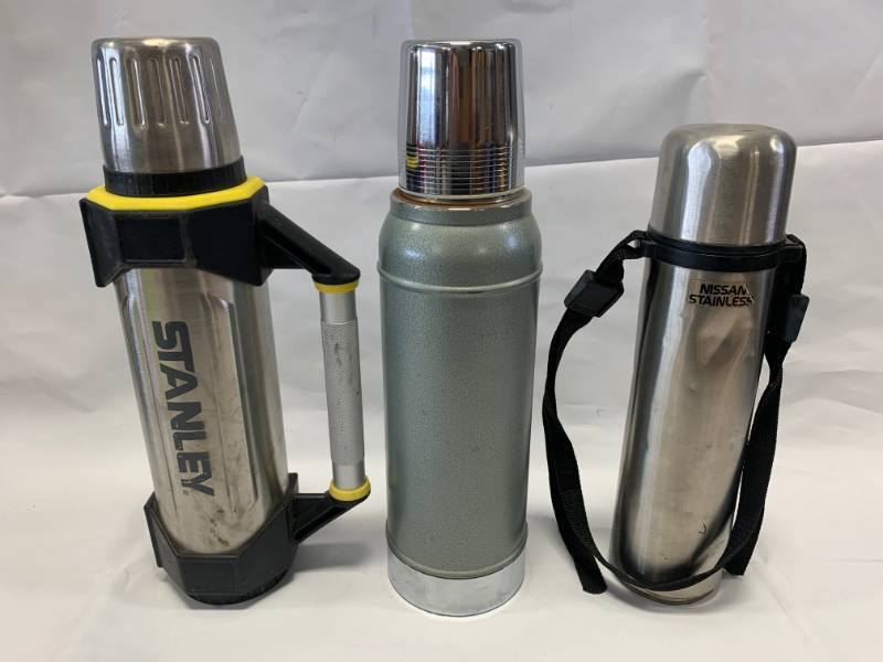 lot 102 image: Lot of 3 Thermos