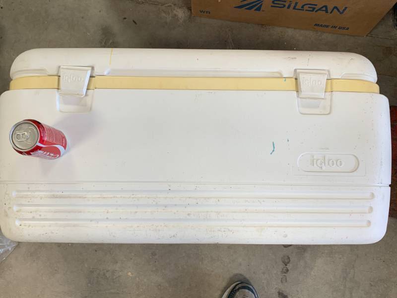 lot 110 image: Large 34 Wide Igloo Cooler
