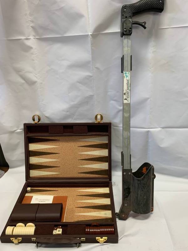 lot 115 image: Vintage Backgammon Set & Easy Mark Spray Tool