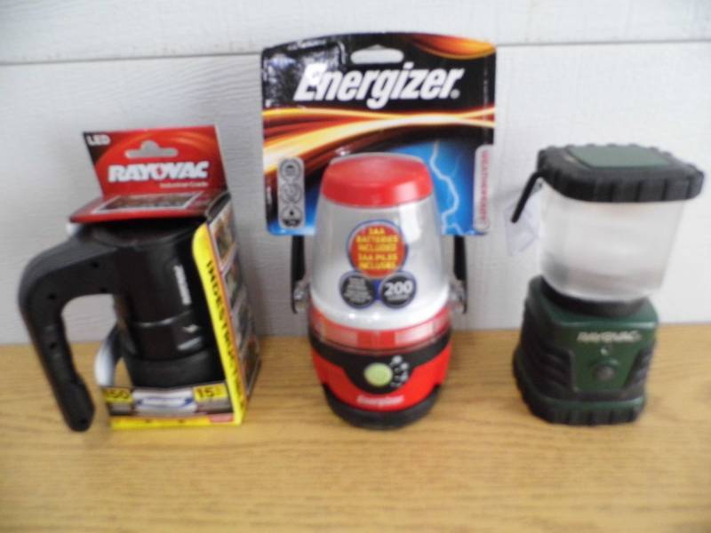 lot 2 image: Flashlights
