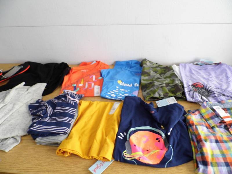 lot 13 image: New Kids Clothing