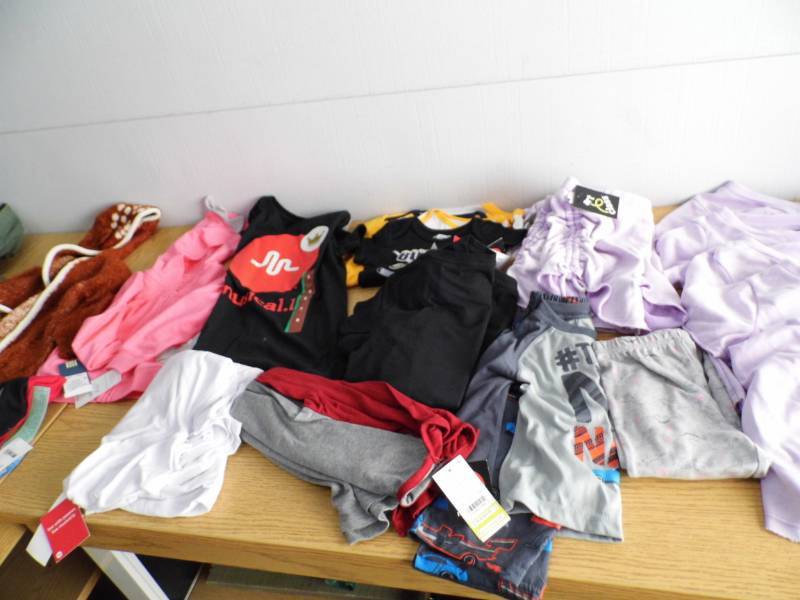 lot 19 image: New Kids Clothing