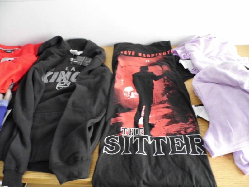 lot 21 image: New Kids Clothing