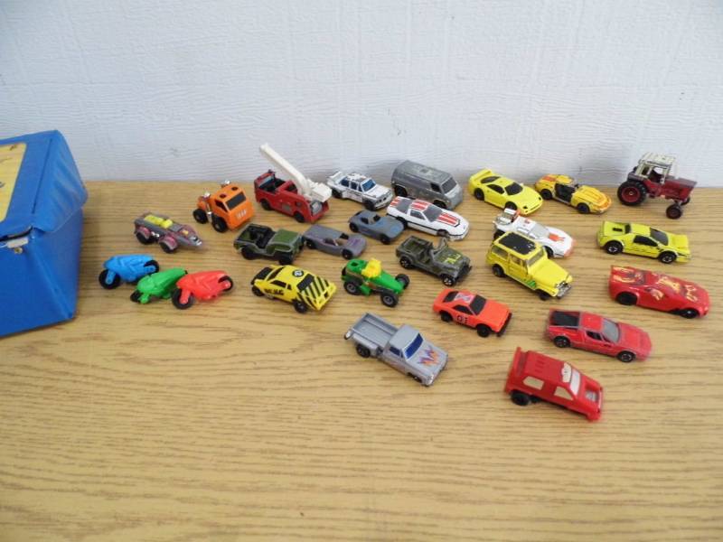 lot 43 image: Matchbox  Hotwheels
