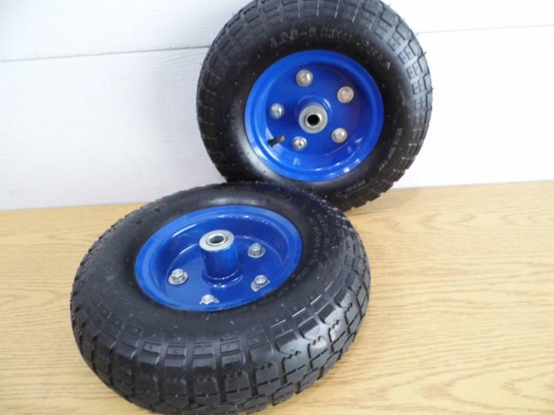 lot 45 image: 2 New Wheels