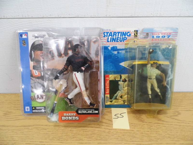 lot 55 image: 2 Baseball FIgures