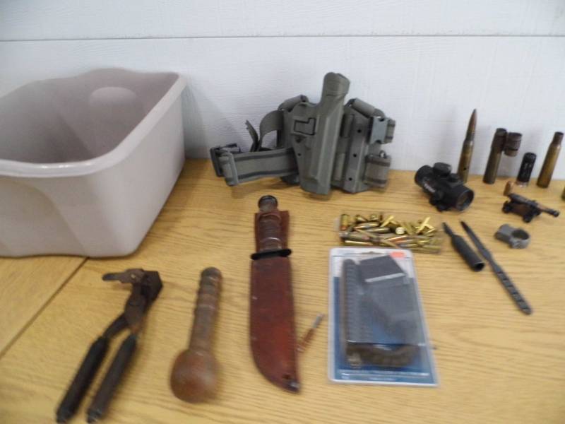 lot 68 image: Holster - Knife - Ammunition