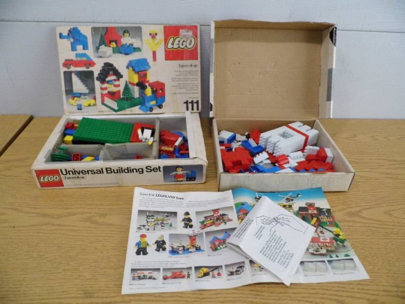 lot 71 image: Legos