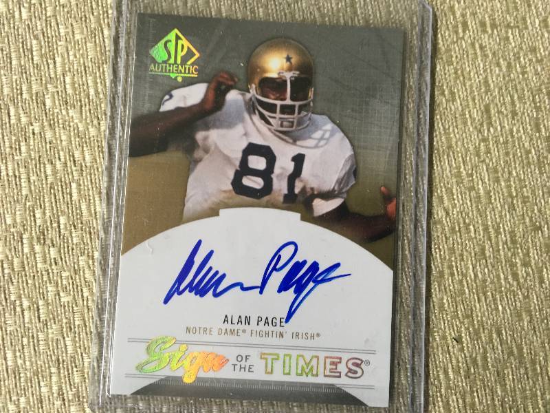 lot 332 image: Autographed Alan Page Notre Dame Card