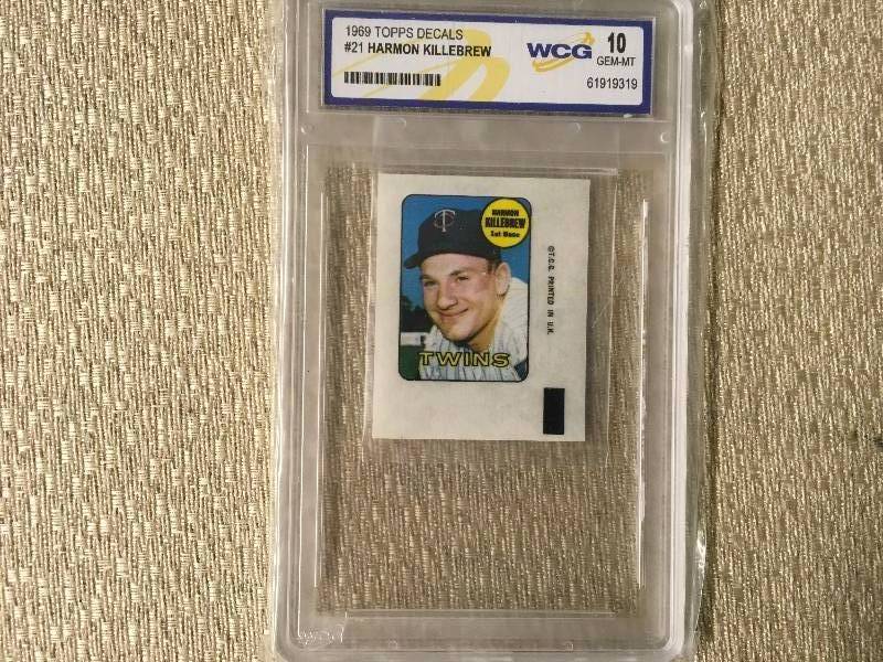 lot 333 image: 1969 Topps Decals #21 Harmon Killebrew Card Mint 10