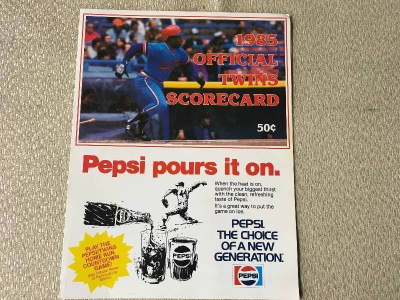 lot 341 image: 1985 Official Twins Scorecard