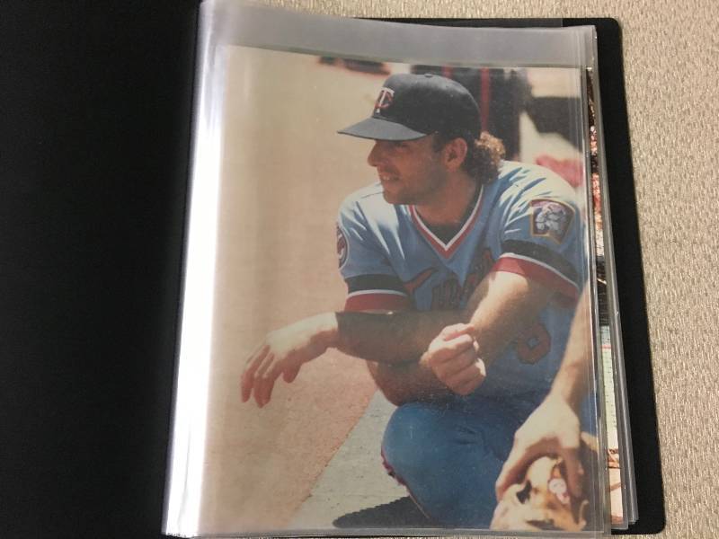 lot 349 image: 1989 Minnesota Twins Photo Album