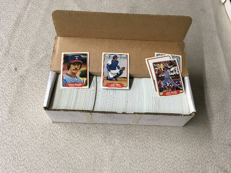 lot 354 image: 1982 Fleer MLB Card Set
