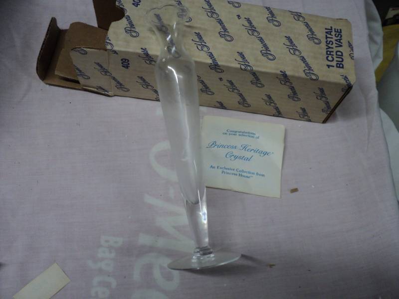 Princess House Crystal Bud Vase Ne...