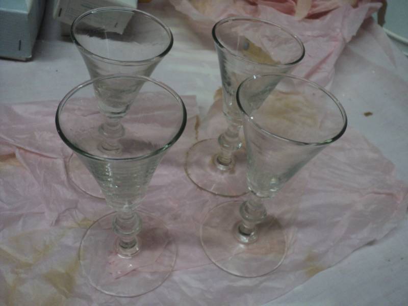 Set of 4 Wine Glasses...