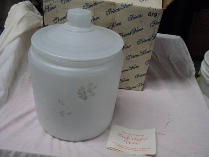 Princess House Crystal Cookie Jar #...