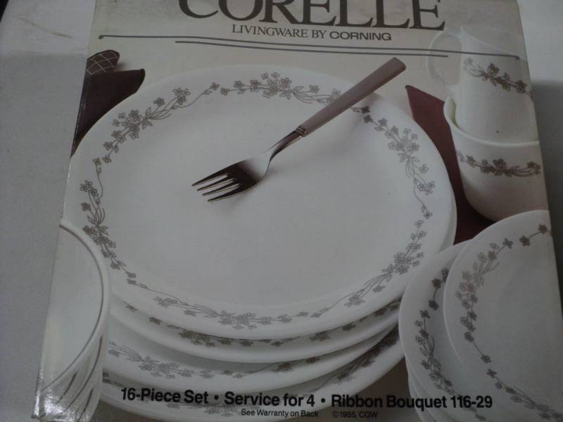 Corelle 16 Piece Set Ribbon Bouquet...