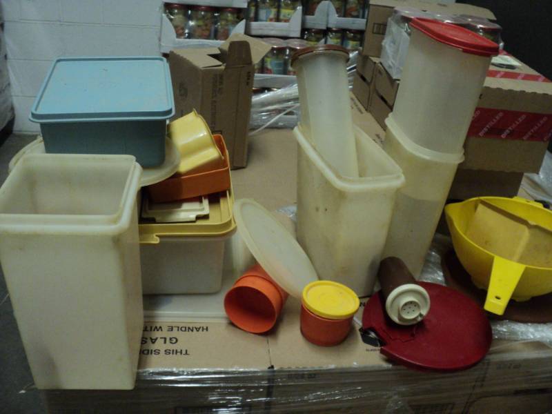 Tupperware in a Covered Tote- some ...