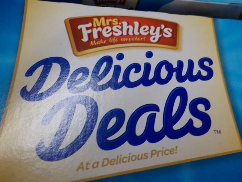 Case of Mrs. Freshleys Delicious D...