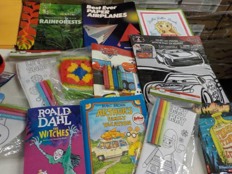 Lot of Toys see all pictures...
