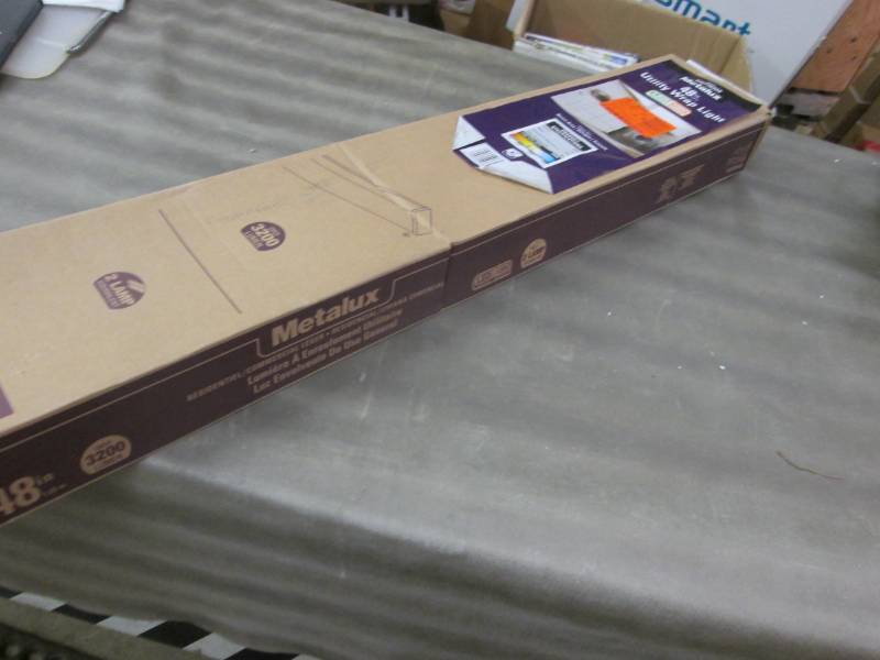 lot 61 image: Metalux WP 4 ft. 3200-Lumens 4000K ...