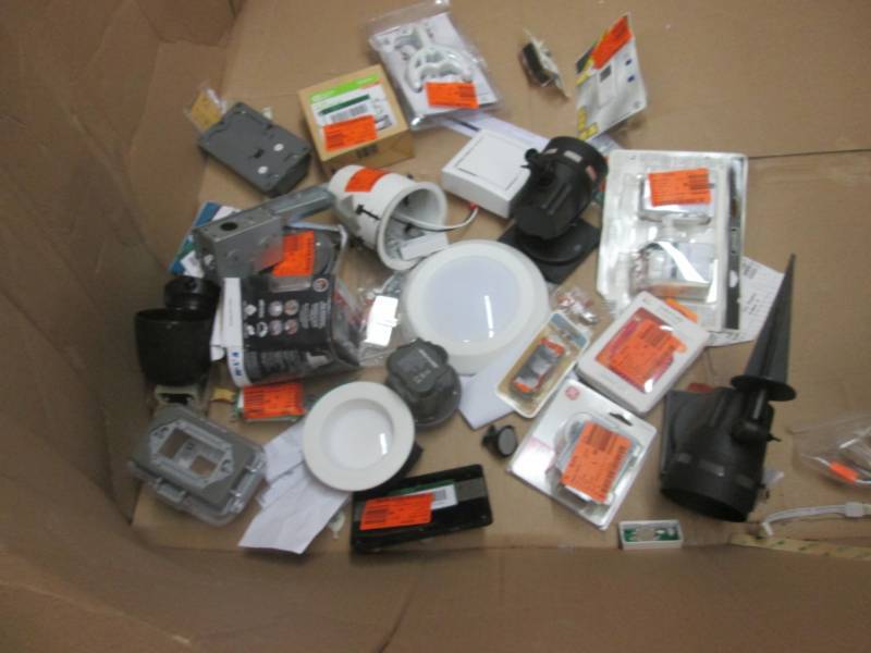 lot 131 image: Large Assorted Lighting Products...