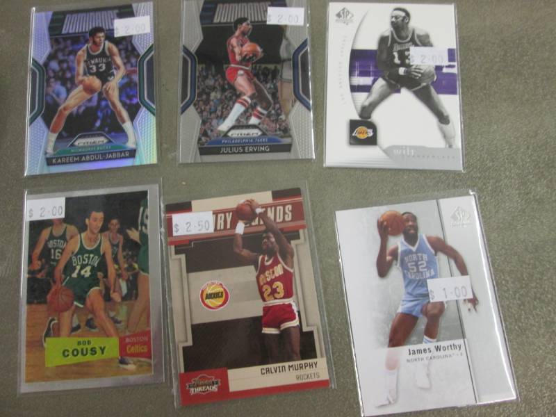 lot 312 image: Hall of Fame Basketball Player Card...