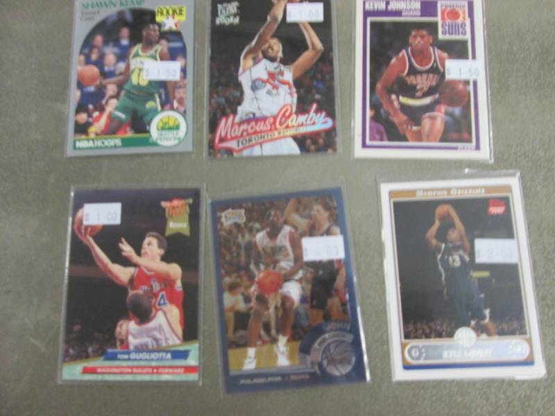 lot 315 image: 25 Basketball Rookie Cards...