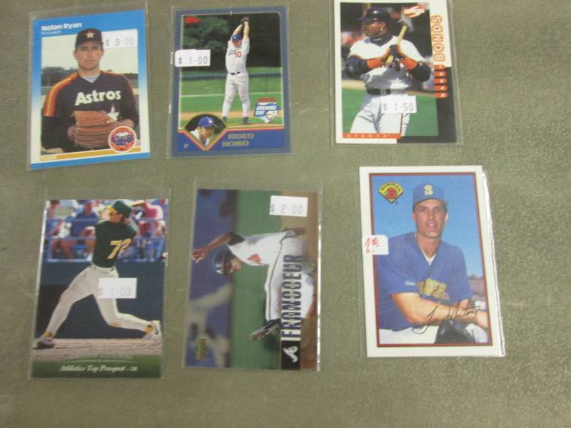 lot 322 image: 25 Baseball Star Cards...