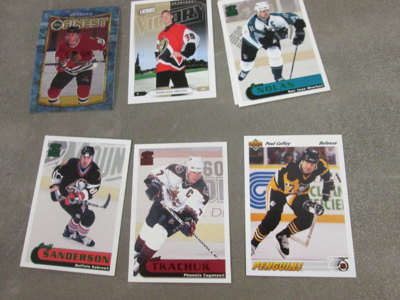 lot 334 image: Hockey Stars Cards...