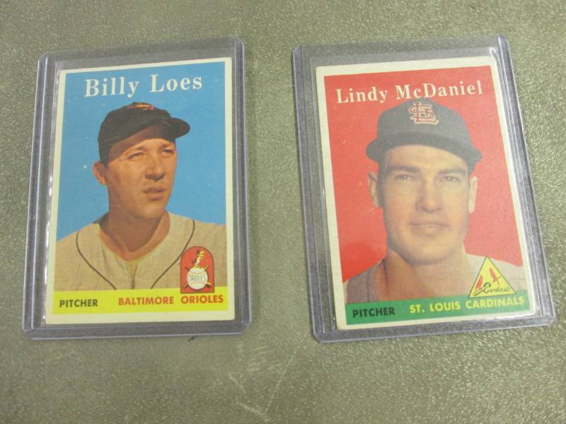 lot 356 image: 2 1958 Topps Baseball Cards...