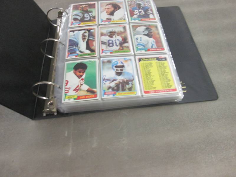 lot 343 image: 1981 Topps Football Cards...