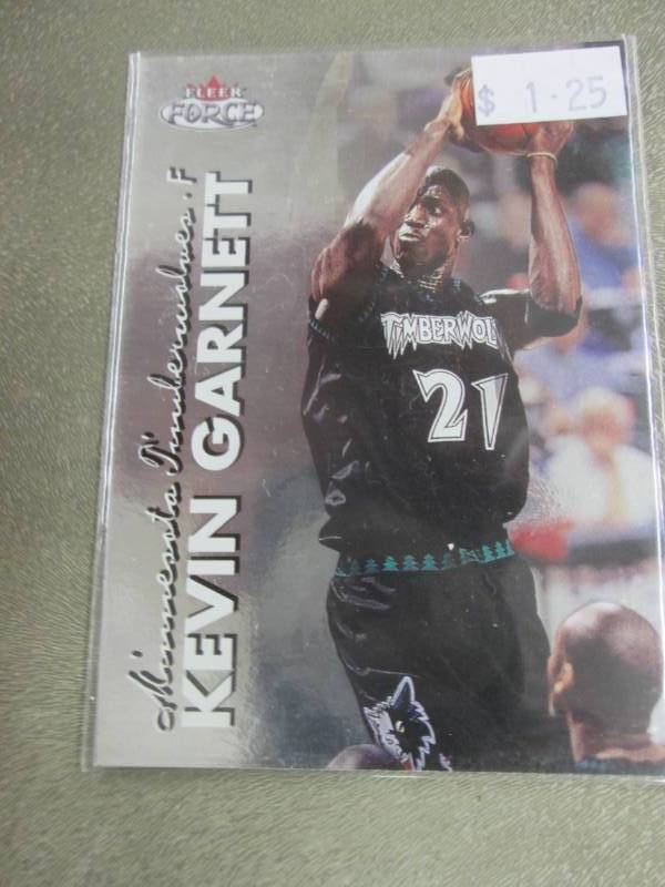 lot 384 image: Kevin Garnett Cards...