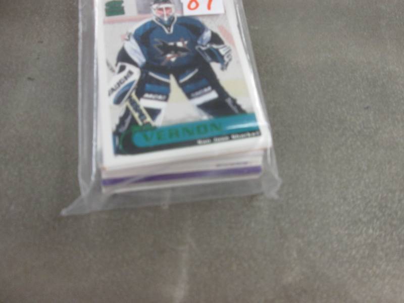 lot 387 image: 50 Hockey Star Cards...
