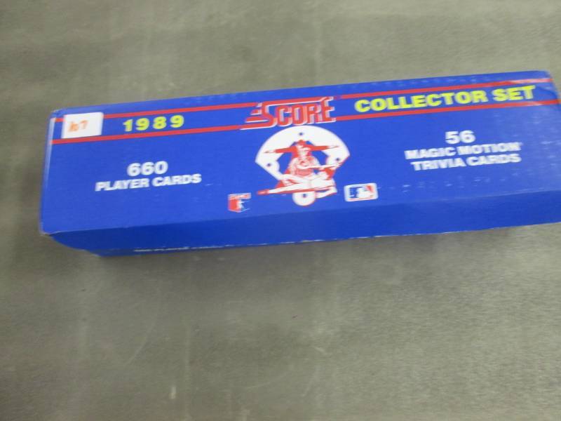 lot 407 image: 1989 Score Baseball Set...