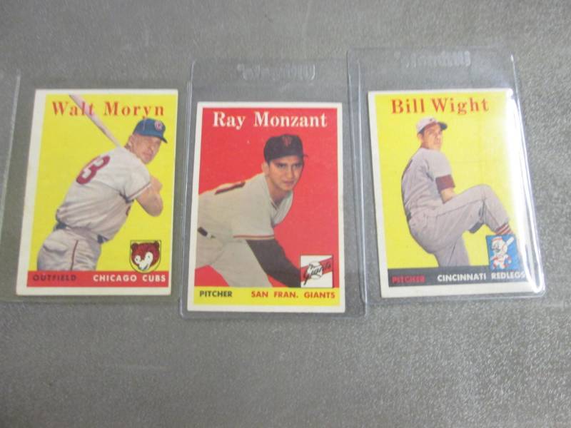 lot 408 image: 3 1958 Topps Baseball Cards...
