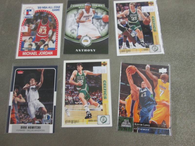 lot 418 image: 30 Basketball Stars Cards...