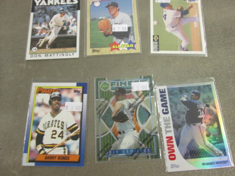 lot 425 image: 30 Baseball Stars Cards...