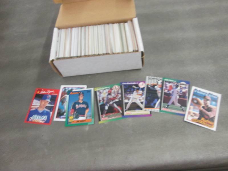lot 432 image: 400 Baseball Stars Cards...