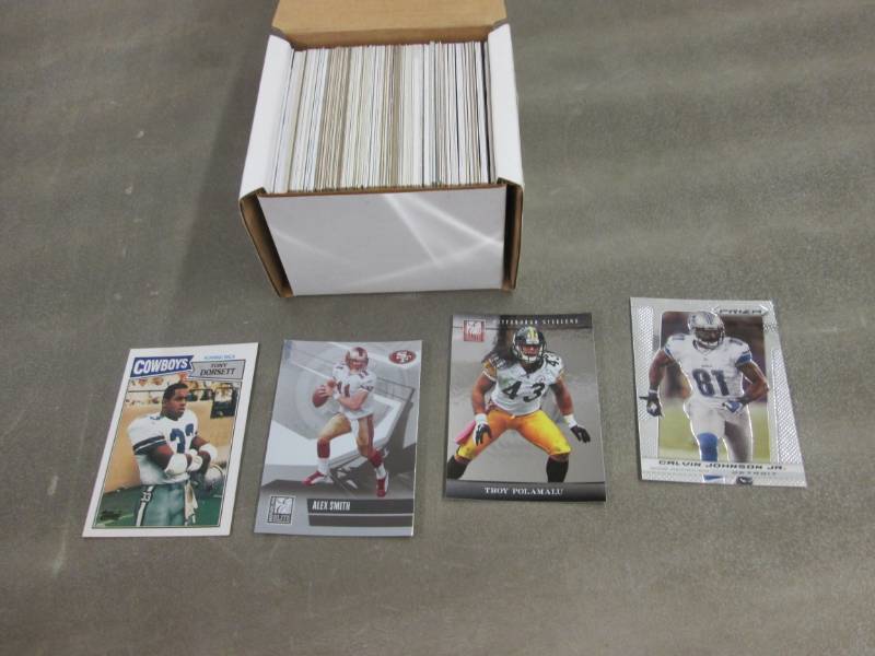 lot 433 image: Box of Football Star Cards...