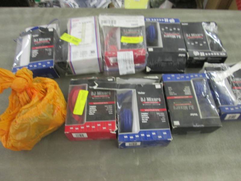 lot 234 image: Lot of 10 Headphones ...