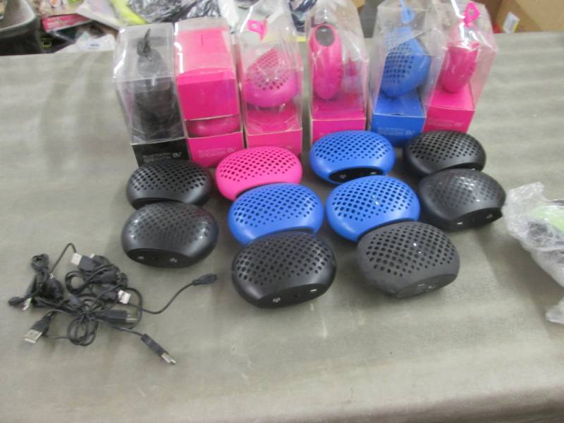 lot 237 image: 16 Vivitar Bluetooth Speakers...