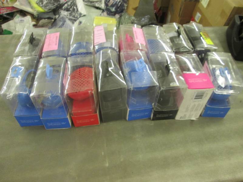 lot 238 image: 16 Vivitar Bluetooth Speakers...