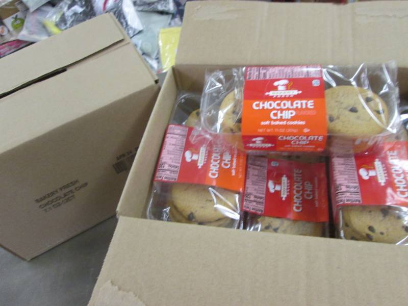 lot 257 image: 2 Cases of Bakery Fresh 12-7.1 oz C...