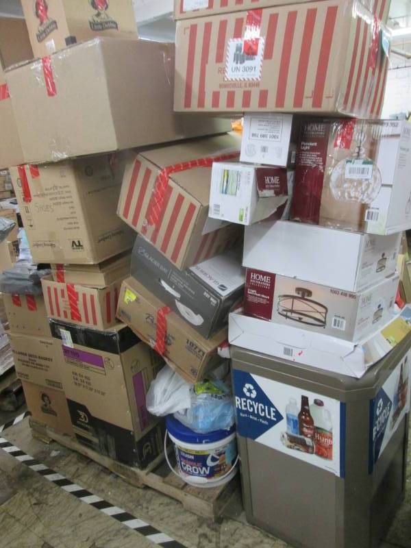 lot 274 image: Pallet of UnsoldUnclaimed Items...